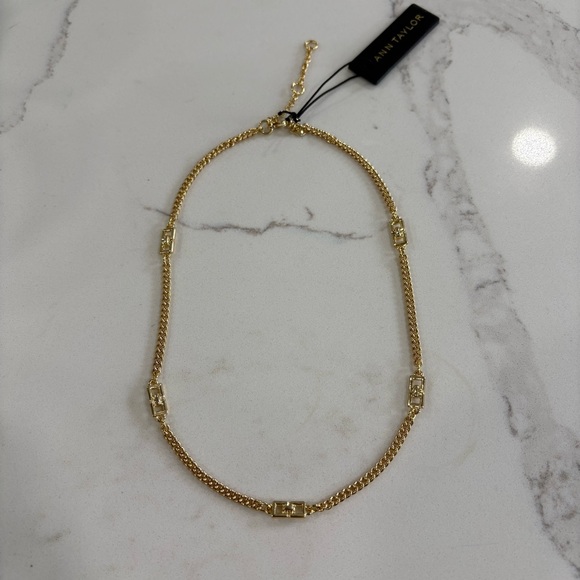 Ann Taylor Jewelry - Ann Taylor Gold Chain Necklace with Link Accents